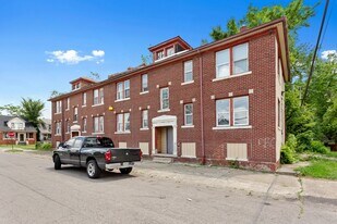 7405 Garden St in Detroit, MI - Building Photo