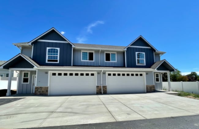 property at 671 S 83rd Ave
