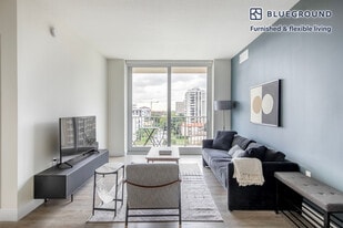 987 SW 37th Ave in Miami, FL - Building Photo