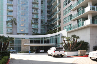 Azzurra in Marina Del Rey, CA - Foto de edificio - Building Photo