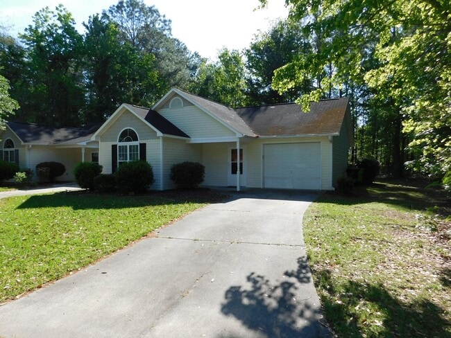 208 Tobiano Dr in New Bern, NC - Building Photo - Building Photo