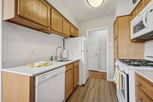Willow Bend Apartments in Philadelphia, PA - Foto de edificio - Building Photo