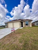 1001 Julia St in Harlingen, TX - Building Photo