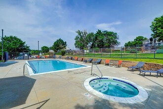 North Creek Apartments in Thornton, CO - Foto de edificio - Building Photo