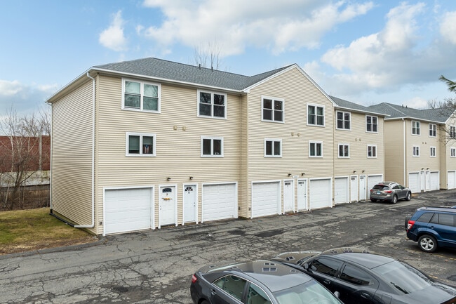 Cornerstone Condominiums in New Britain, CT - Building Photo - Building Photo