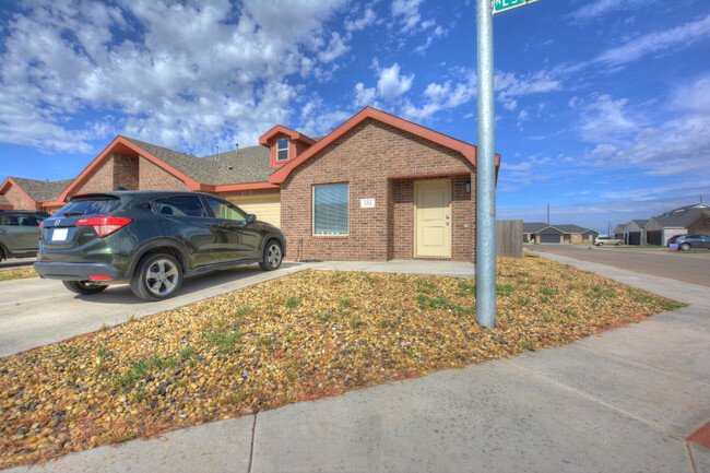 1211 N Essex Ave in Lubbock, TX - Foto de edificio - Building Photo