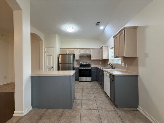 6310 Pago Ln in Houston, TX - Foto de edificio - Building Photo