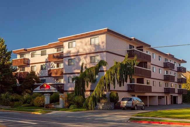 Magnolia Manor Apartments