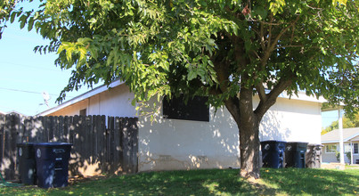 Almond Terrace Duplexes in Sacramento, CA - Building Photo - Building Photo