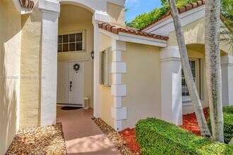 396 Bedford Ave in Weston, FL - Building Photo - Building Photo