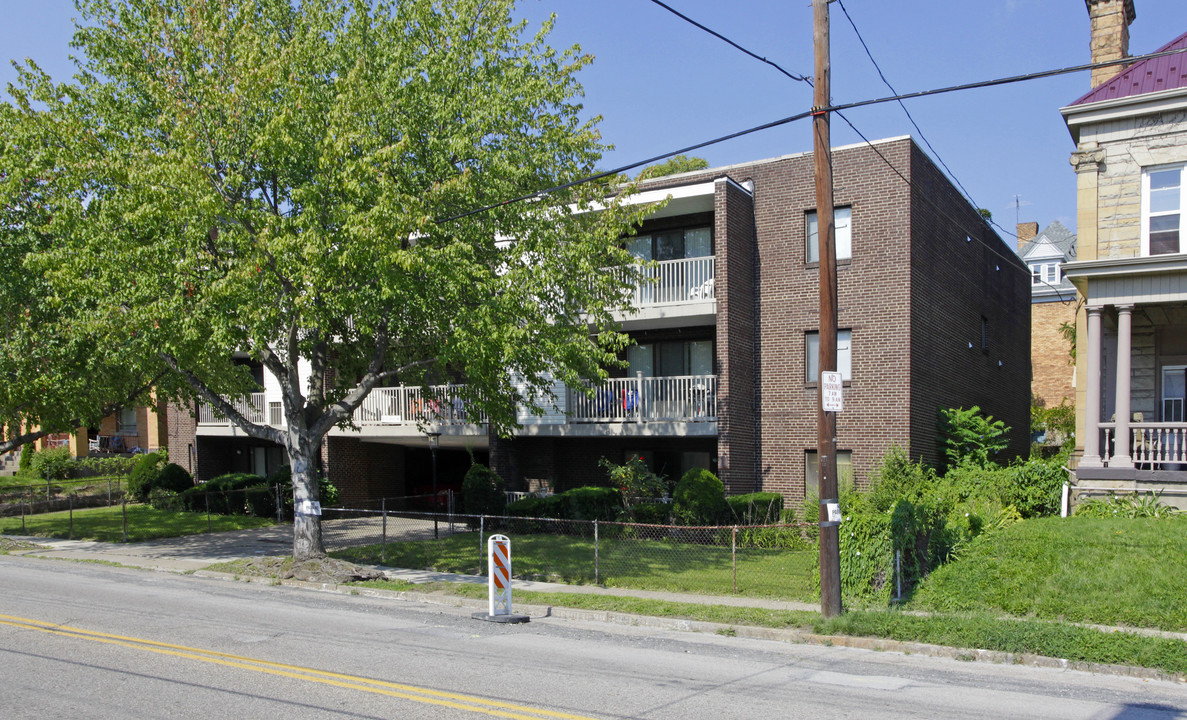 220 S Negley Ave in Pittsburgh, PA - Building Photo