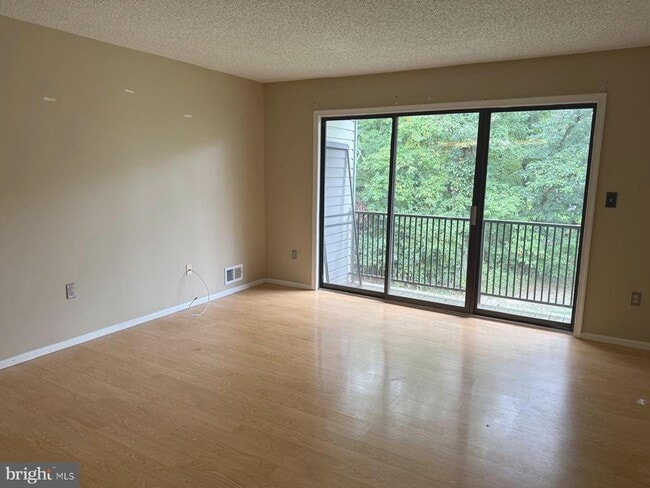 property at 31 Kite Ct