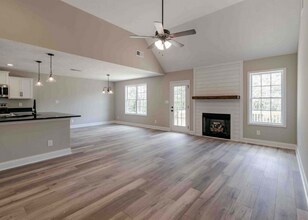 180 Bonnell Dr in Clarksville, TN - Building Photo - Building Photo