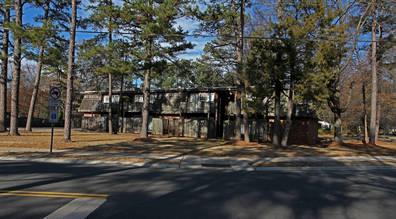 McAlway Chateau in Charlotte, NC - Building Photo