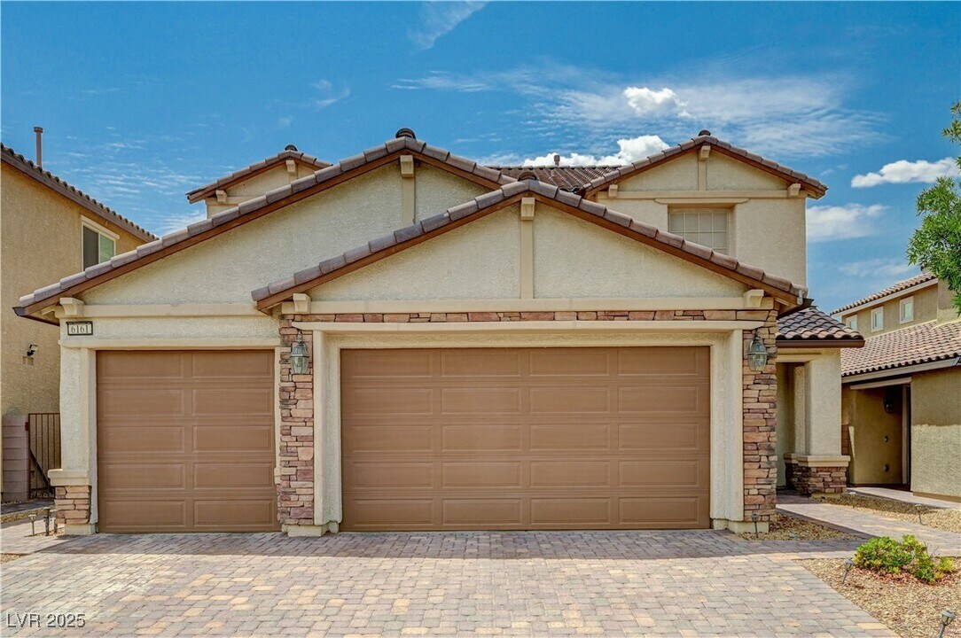 6161 Andover Wood Rd in Las Vegas, NV - Foto de edificio