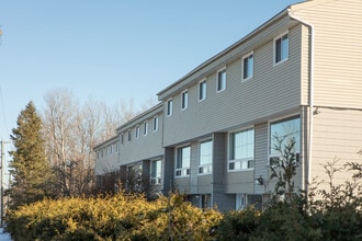 29 Suffolk St in Riverview, NB - Building Photo - Building Photo