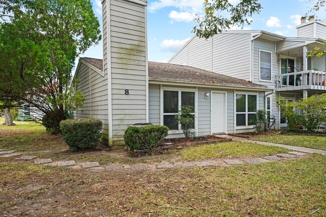 8 Hideaway Dr in Friendswood, TX - Building Photo - Building Photo