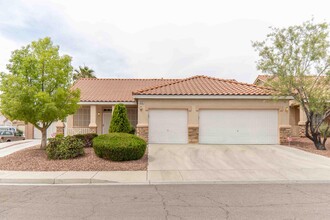 830 Kingston Springs Way in Las Vegas, NV - Foto de edificio - Building Photo