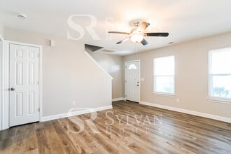 1211 Pinehaven Ct in Charlotte, NC - Building Photo - Building Photo