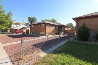 1430 1/2 Boston St in Aurora, CO - Building Photo - Building Photo