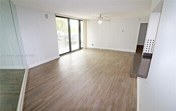 1301 River Reach Dr in Fort Lauderdale, FL - Foto de edificio - Building Photo