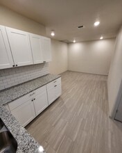 647 Hammond Ave, Unit 201 in San Antonio, TX - Building Photo - Building Photo