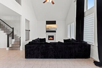 413 Chardonnay Dr in Alvin, TX - Building Photo - Building Photo