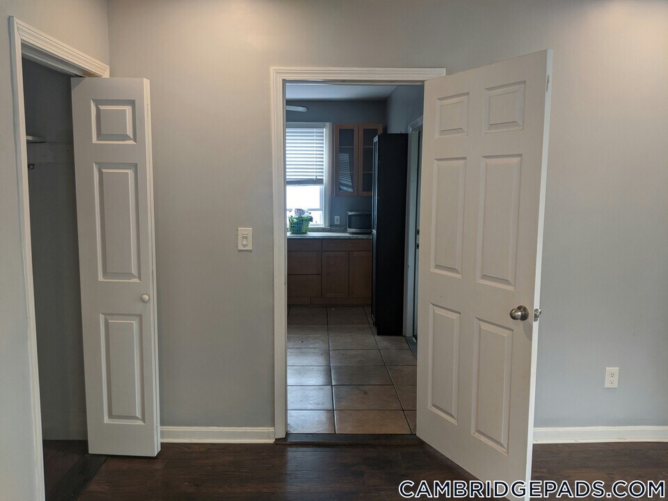 196 Sherman St in Cambridge, MA - Building Photo