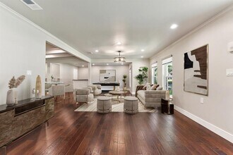5718 Highland Hills Dr in Austin, TX - Building Photo - Building Photo