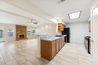 11204 Slippery Elm Trail in Austin, TX - Foto de edificio - Building Photo