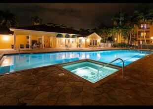 4670 Saint Croix Ln, Unit 614 in Naples, FL - Building Photo - Building Photo