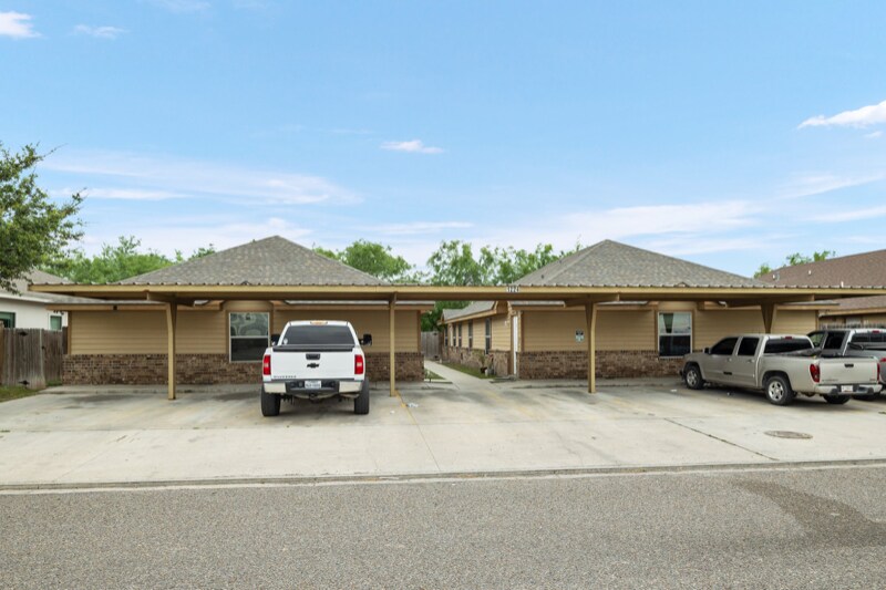 1224 W Harrison Ave in Alton, TX - Building Photo