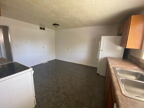 241 N 300 W-Unit -8 in Saint George, UT - Building Photo - Building Photo