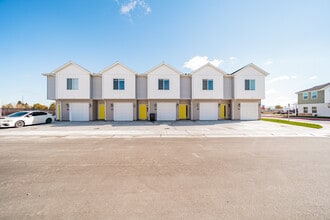 Equinox on Lincoln in Idaho Falls, ID - Building Photo - Building Photo