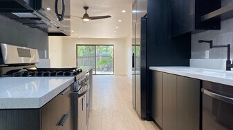 6474 Cavalleri Rd, Unit 6474 in Malibu, CA - Building Photo