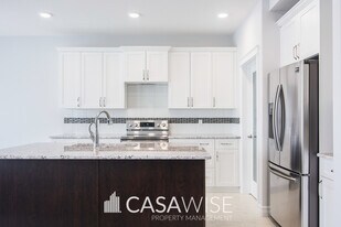 8173-222A 222A St NW in Edmonton, AB - Building Photo