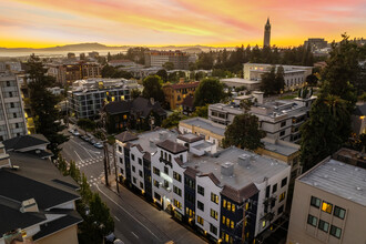 Historic-Charming Apartment Steps from the South Side of Campus in Berkeley, CA - Foto de edificio - Building Photo