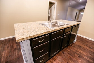 1334 S Florence Ave in Springfield, MO - Building Photo - Building Photo