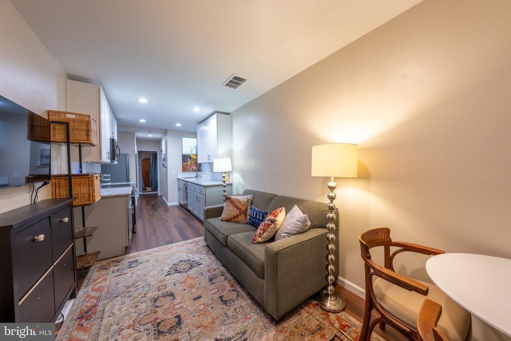2205 Emerald St in Philadelphia, PA - Building Photo