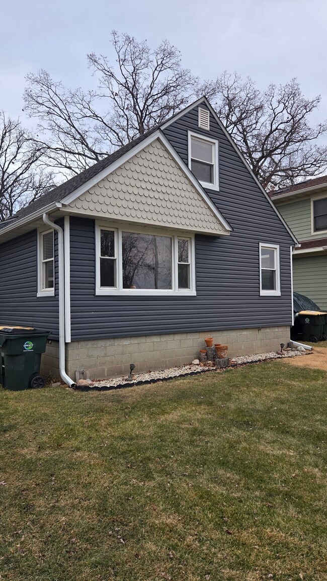 property at 1123 Lucille Ave