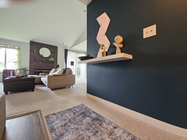 12510 109th Ct NE, Unit E304 in Kirkland, WA - Foto de edificio - Building Photo