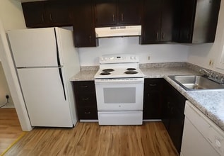 3700 Malibu Dr in Lansing, MI - Building Photo - Building Photo