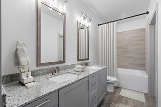 Merano Apartments in McKinney, TX - Foto de edificio - Building Photo