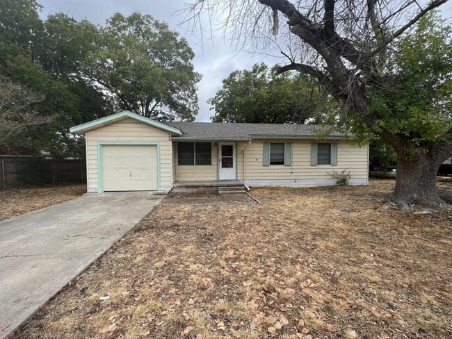 property at 806 Sandy Ct