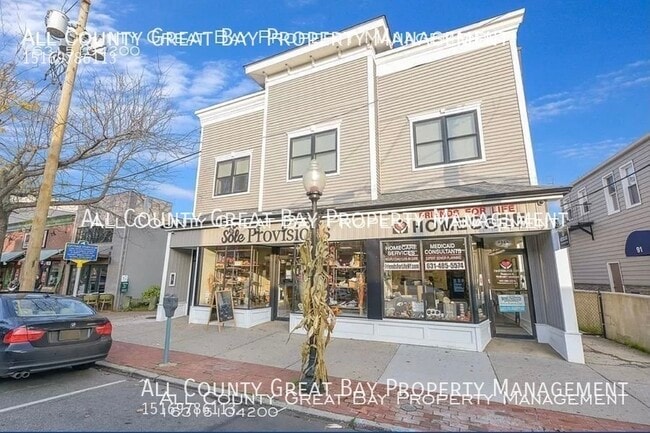 101 Deer Park Ave in Babylon, NY - Building Photo - Building Photo