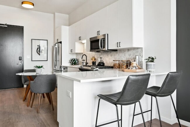 Logan Apartments in Chicago, IL - Building Photo - Building Photo