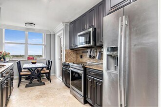 1801 S Flagler Dr in West Palm Beach, FL - Building Photo - Building Photo