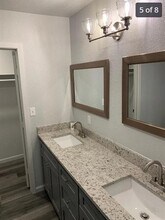 632 Livingston Dr in Hurst, TX - Building Photo - Building Photo