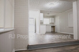 1731 Sea Isle Rd in Memphis, TN - Foto de edificio - Building Photo
