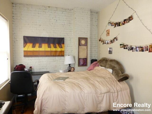 property at 892 Huntington Ave